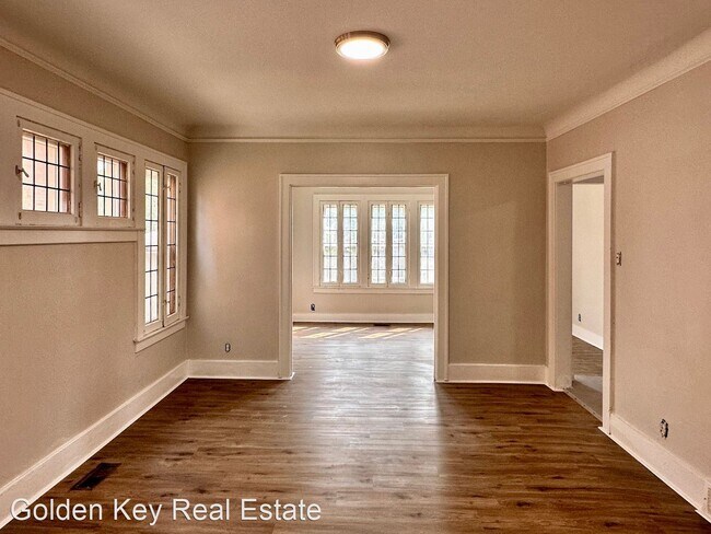 Building Photo - 3 br, 1.5 bath House - 5032 Haverhill