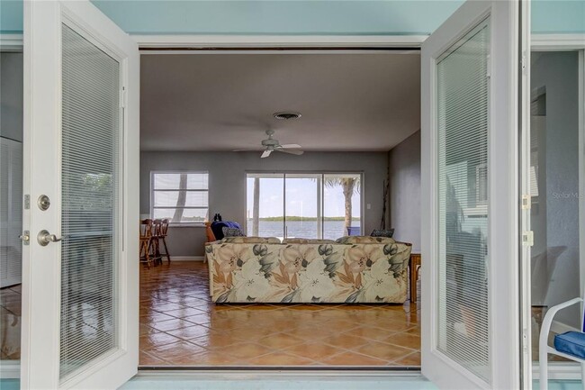 Foto del edificio - 1821 Bayou Grande Blvd NE