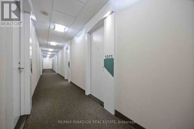 Building Photo - 352 Front St W