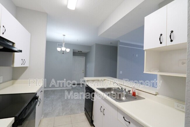 Foto del edificio - 17101 Carrington Park Dr