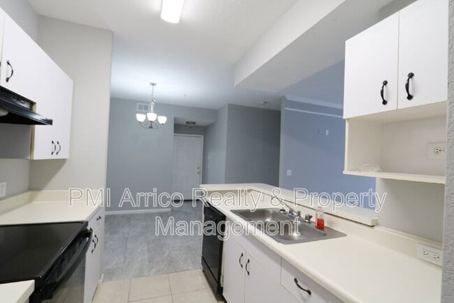 Building Photo - 17101 Carrington Park Dr