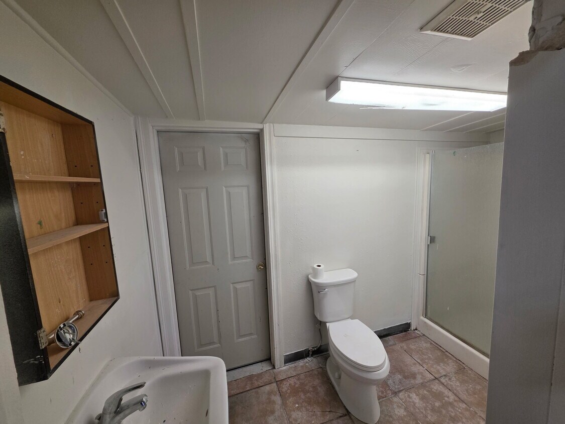 Foto del edificio - 620 E Main St