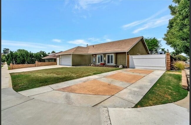 Building Photo - 14732 Bluebell Dr