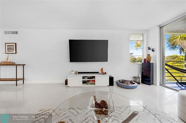 Foto del edificio - 901 Cypress Grove Dr