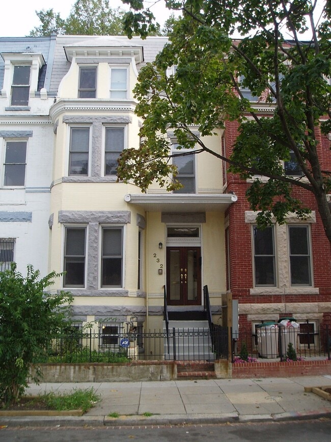 Building Photo - 232 N St NW