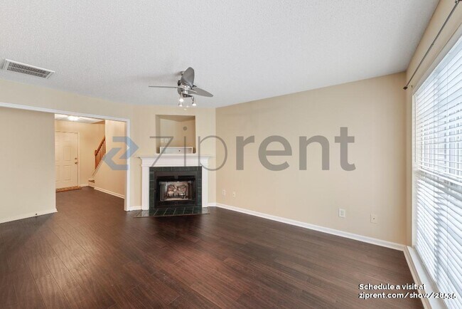Building Photo - 1125 Academic Dr