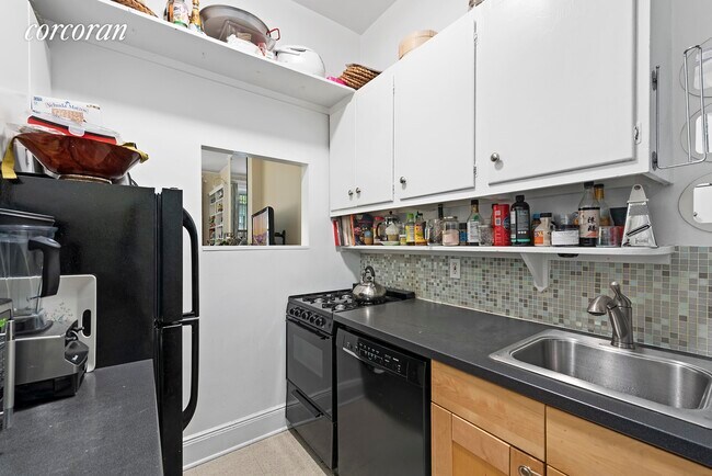 Foto del edificio - 243 E 71st St