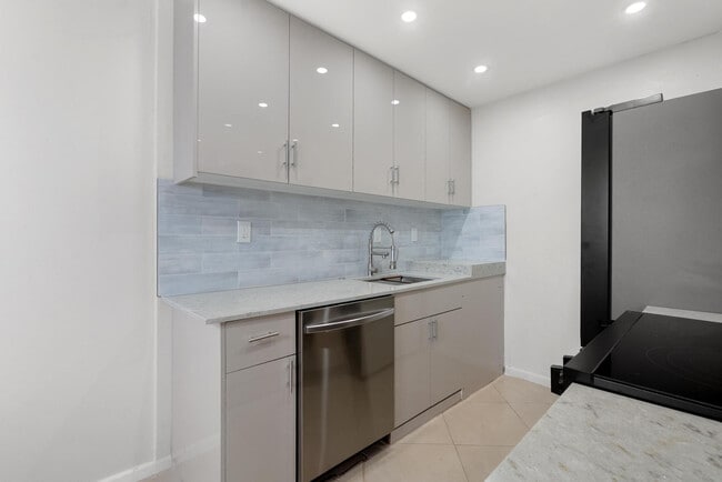 Foto del edificio - 3038 Cornwall B