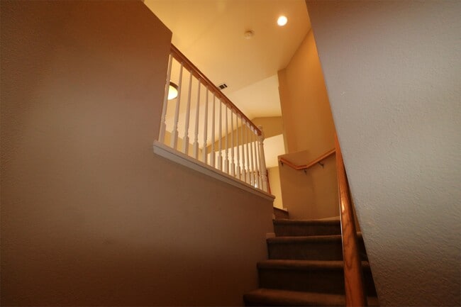 Building Photo - 16921 Meadowlark Ridge Rd