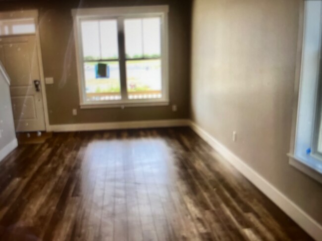 Building Photo - 6012 Farmstead Ave