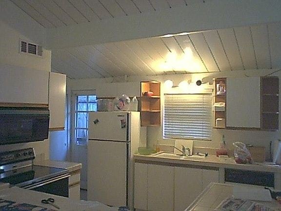 Building Photo - Inside the Canyon Lake gated community