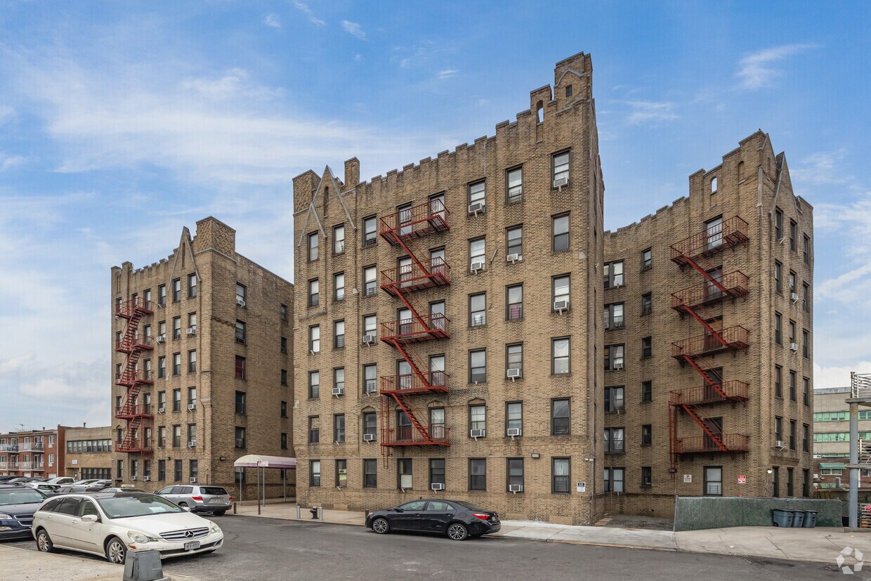 Primary Photo - 3930 59th St