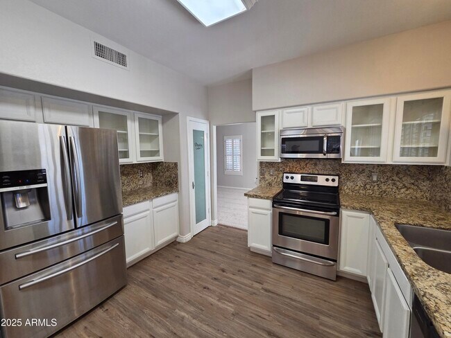 Foto del edificio - 30651 N 44th St