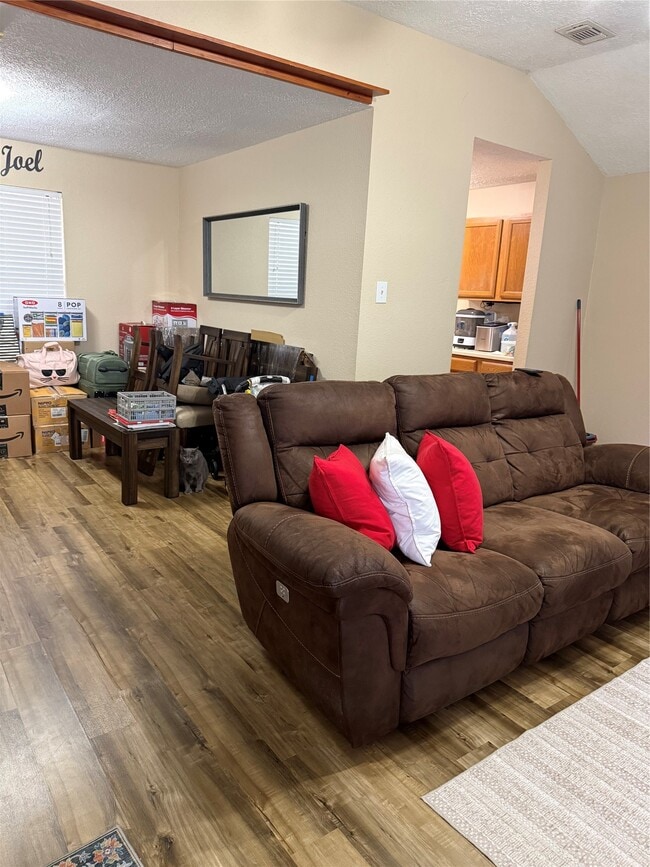 Foto del edificio - 2920 Thistledown Dr