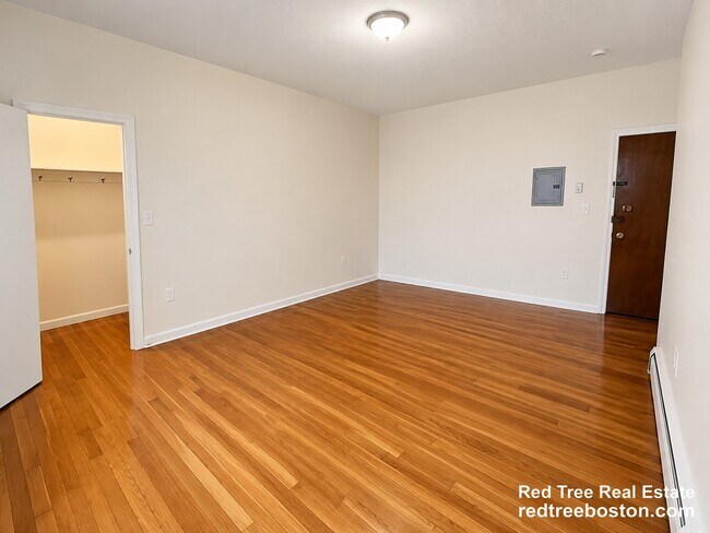 Photo - 2018 Commonwealth Ave Apartment