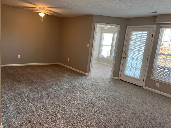 Foto del edificio - Charming 2BR Condo in Odenton