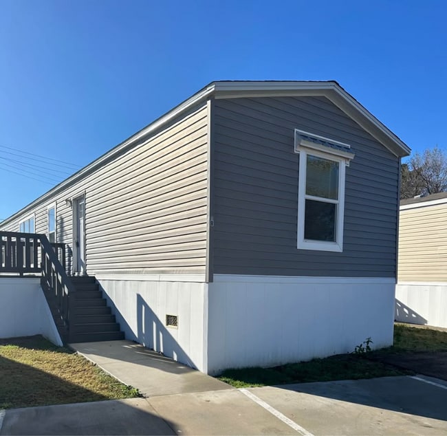 Photo - 10301 SE 29th St House