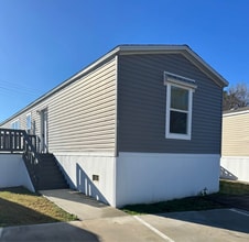 Building Photo - 10301 SE 29th St