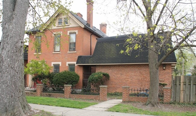 Foto del edificio - 1360 Highland St
