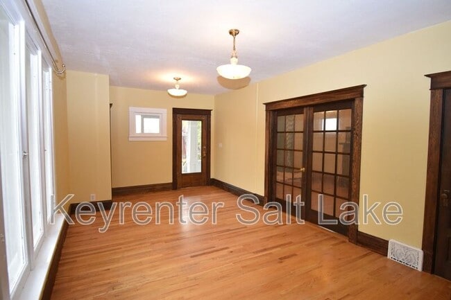 Photo - 1647 800 E House