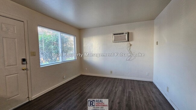 Building Photo - Cozy 1 Bedroom 1 Bath in Historic Folsom