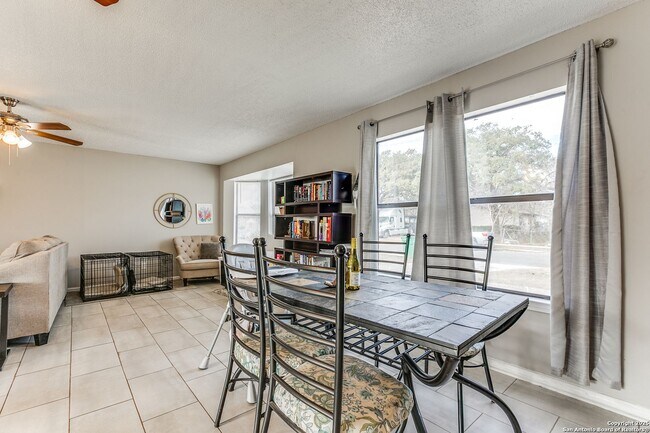 Foto del edificio - 3 Bed 1.5 Bath located in Cherry Hills