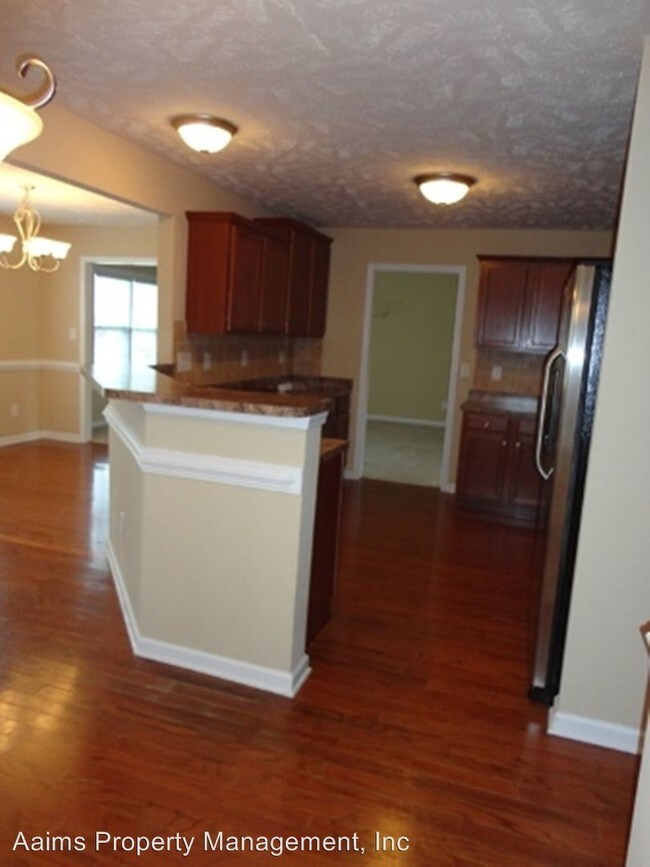 Building Photo - 4 br, 3 bath House - 295 Collinwood Dr.