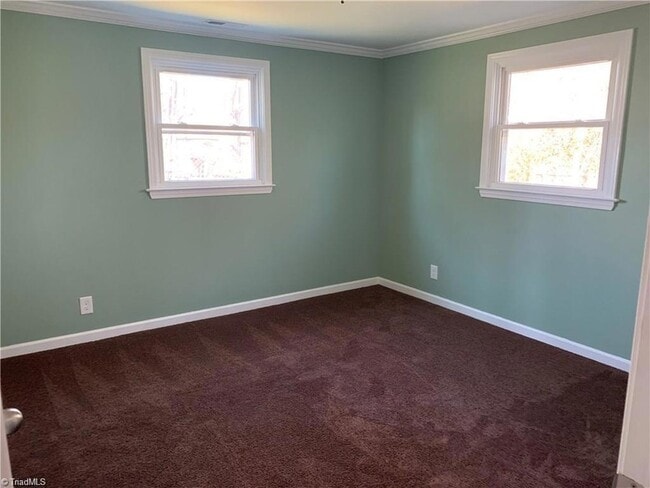 Foto del edificio - 1509 E Commerce Ave