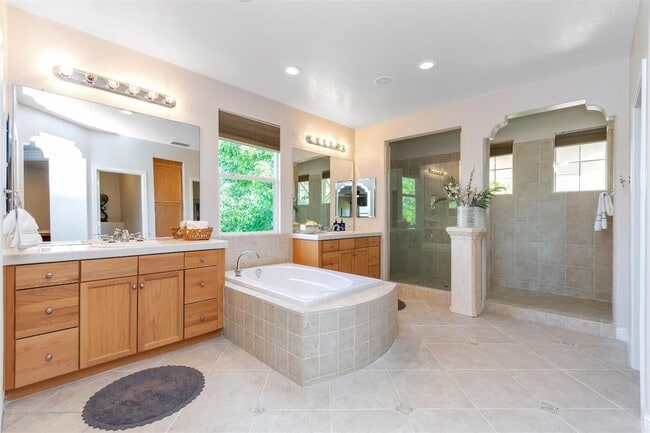 Foto del edificio - 5063 Winterfield Dr