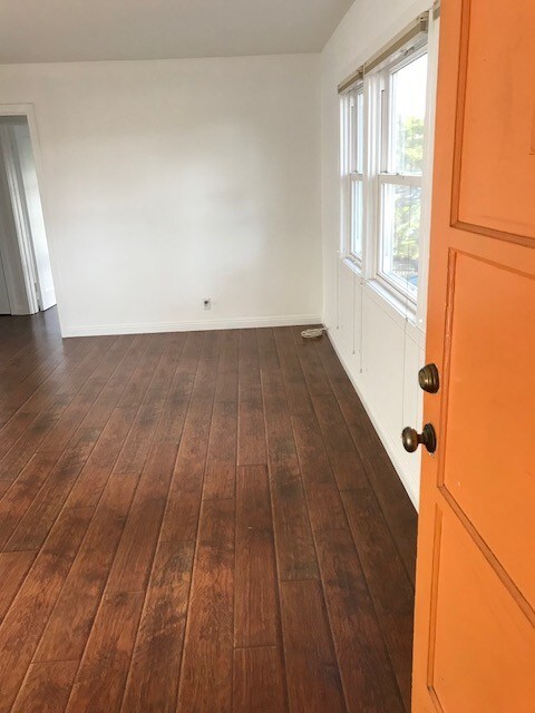 Living Room - 1137 Bay St