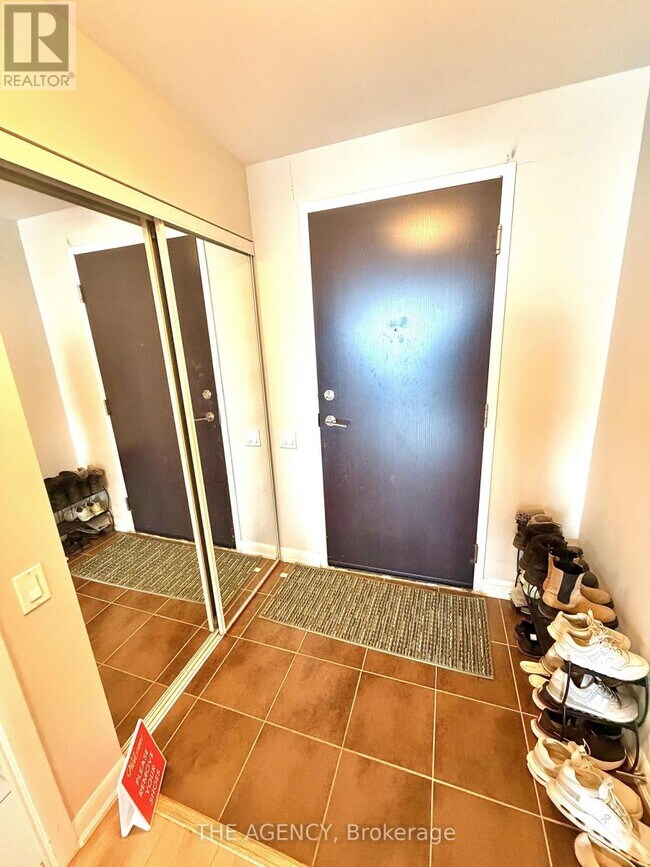 Photo du bâtiment - 5168 Yonge St