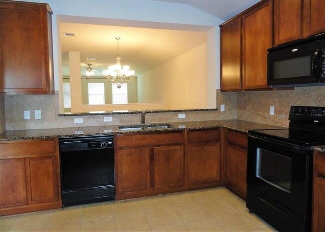 Building Photo - 7810 Squirrel Hollow Dr