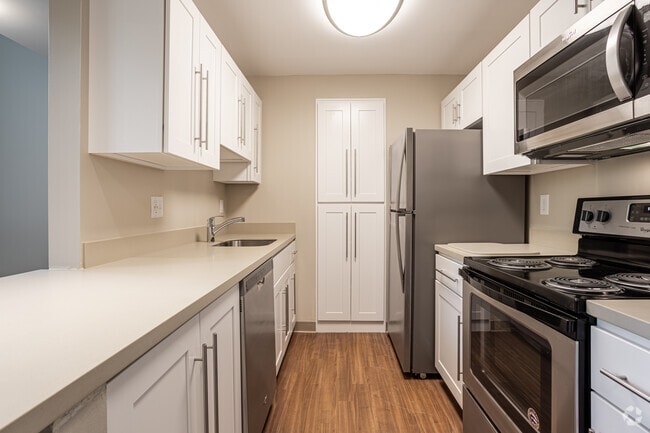 Royal Worcester Apartments - 45 Grand St Worcester, MA - Apartments for