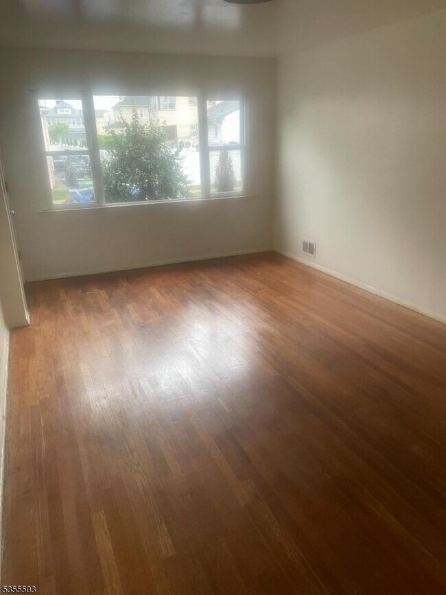 Foto del edificio - 1156 Passaic Ave