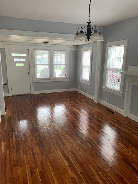 Foto del edificio - 6460 Farmdale Rd