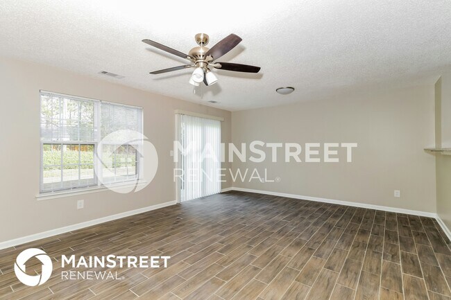 Foto del edificio - 5319 Creekview Way