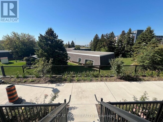 Building Photo - 6 Steckley House Ln