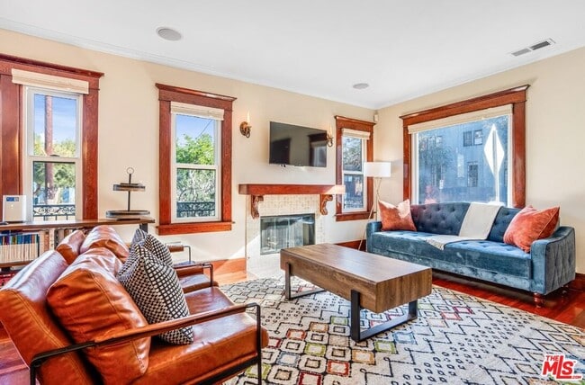 Building Photo - 4253 Fountain Ave