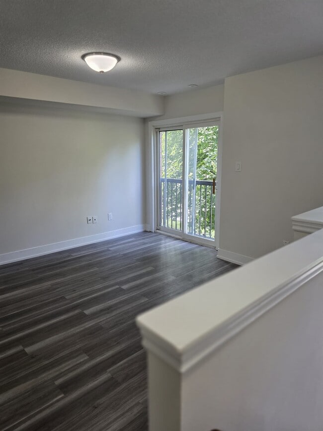 Building Photo - 3 & 11 Welsford Gardens