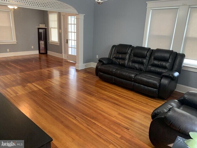 Foto del edificio - 1 br, 1 bath House - 3 Ewingville Rd