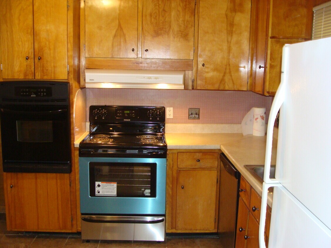 407 Lowell Ave Unit 407, Newton, MA 02460 Condo for Rent in Newton