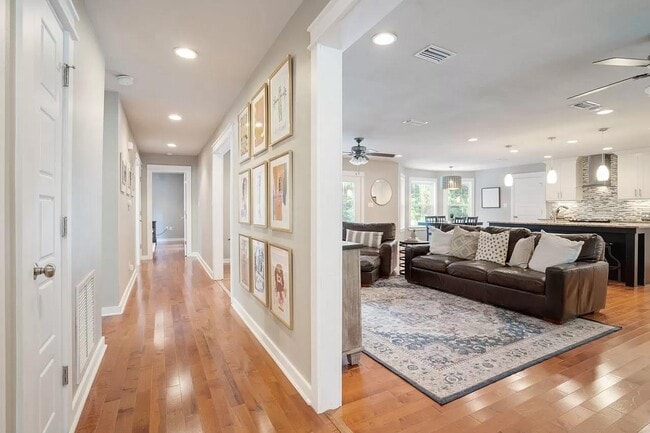 Building Photo - 2072 Trescott Dr