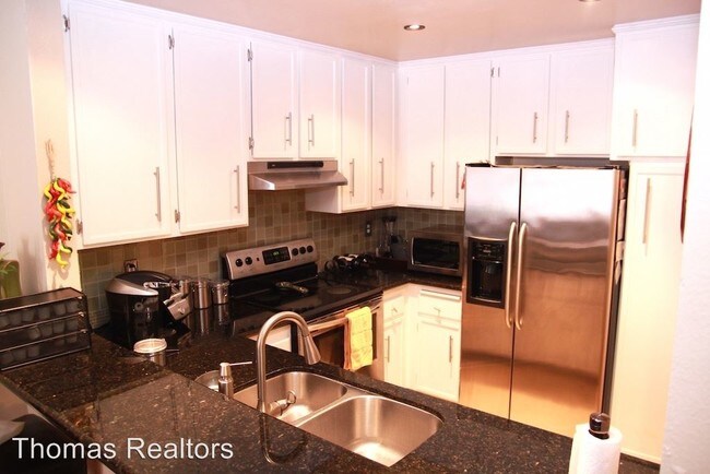 Building Photo - 5990 Dandridge Ln