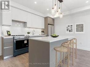 Building Photo - 195 Hunter St E