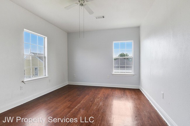 Building Photo - 2751 Orleans Ave