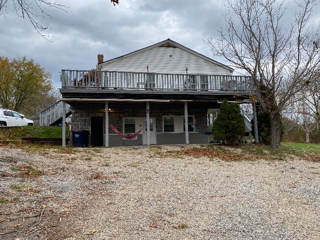 Building Photo - 750 Hightop Rd