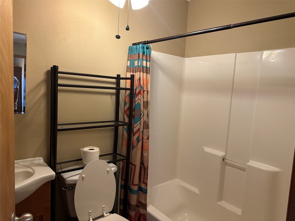 Building Photo - 2318 Manvel Rd