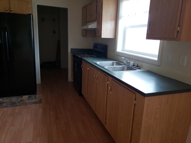 Building Photo - 4 br, 2 bath House - 620 Fir Terrace