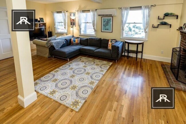 Foto del edificio - 3 bedroom in Brighton MA 02135