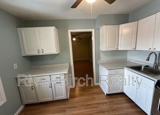 Building Photo - 1600 S 6th St